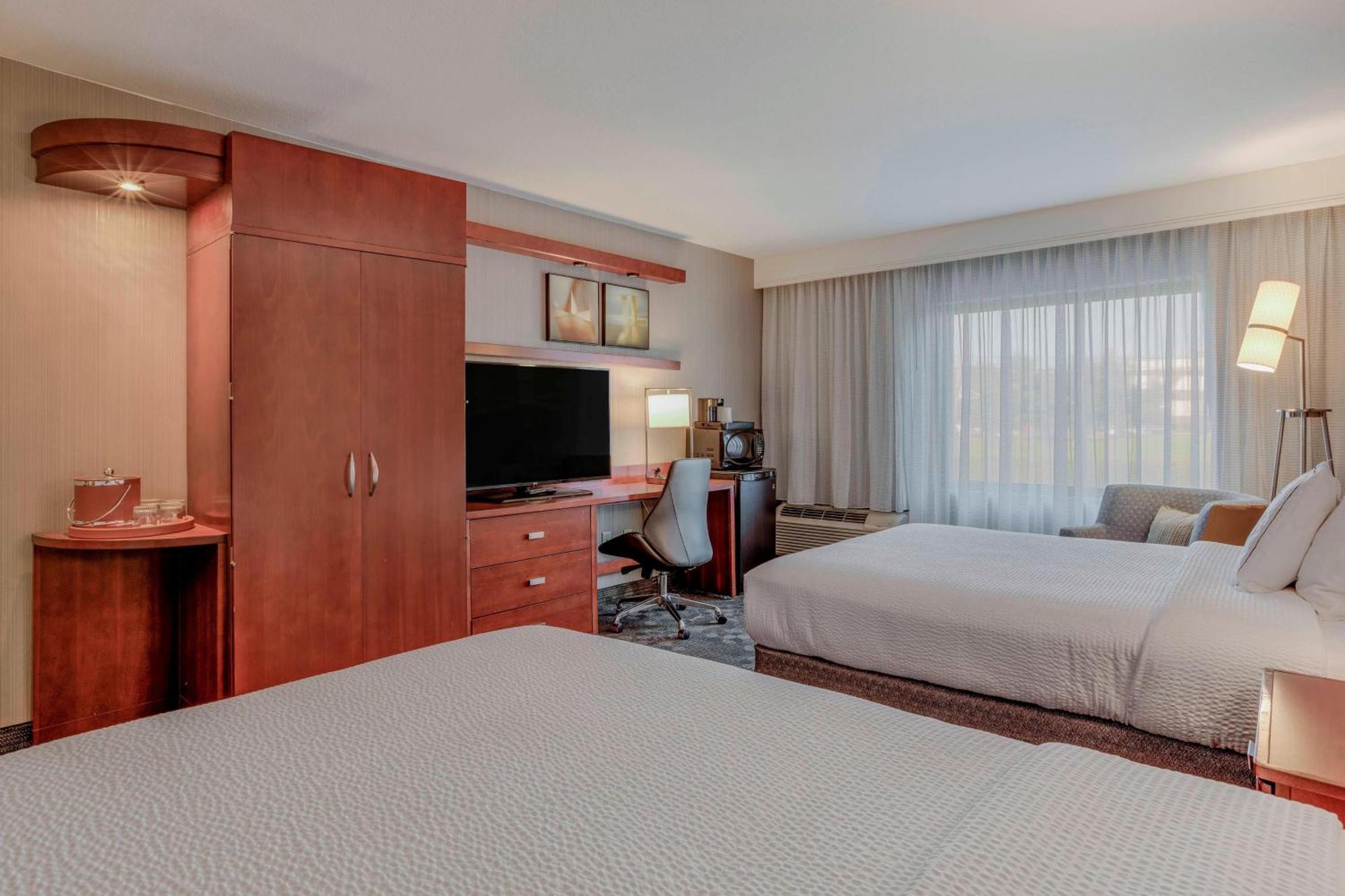 Hotel Courtyard By Marriot South Brunswick Cranbury